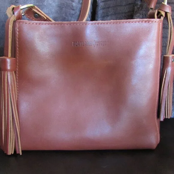 Portland Leather Goods PLG Triangle in Chestnut with Tassels - Picture 2 of 4